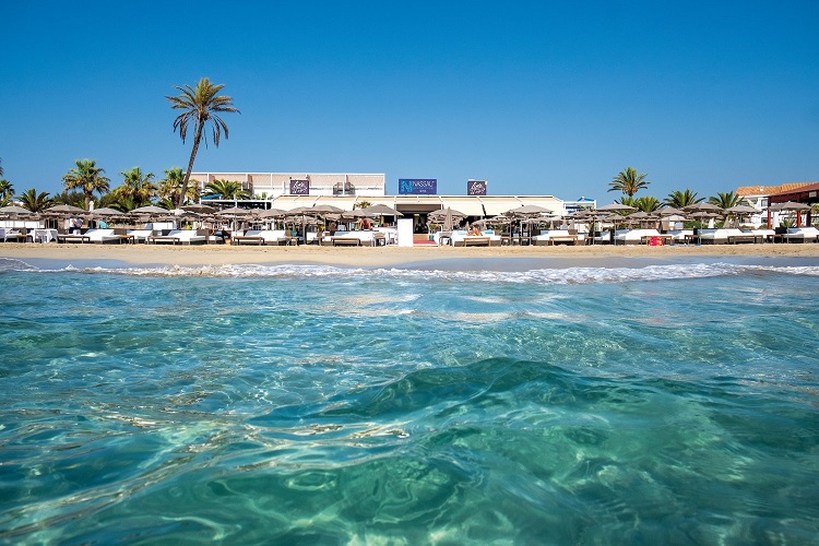 beach clubs in majorca