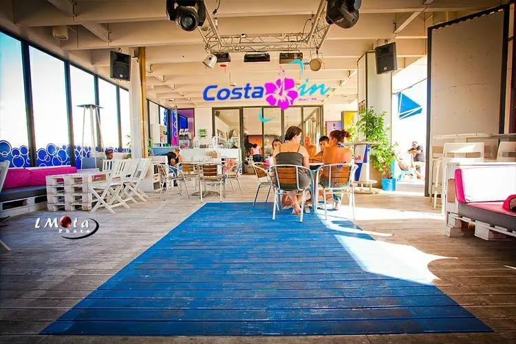 Costa in beach bar