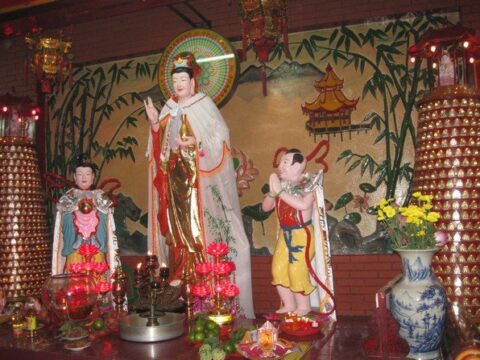 Fun things to do in Vietnam - Xa Loi Pagoda