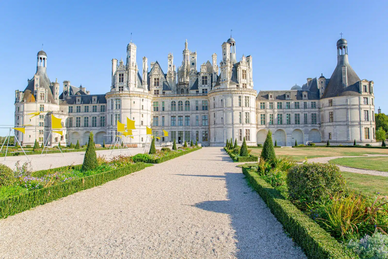 chambord, sky, summer, travel, house, building, sun, garden, architecture, blue, world, park, old, france, europe, tourism, unesco, medieval, french, cultural, sightseeing, tower, monument, palace, national monument, mansion, landmark, manor house, history, unesco world heritage, estate, chateau, loire, heritage, historic, blois, loir et cher, loir-et-cher, centre-val de loire, chateau de chambord, castle of chambord, european, famous, manor, national, september, sunny